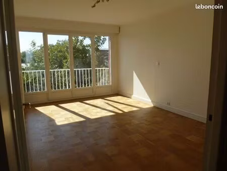 t4 lille montebello balcon et garage