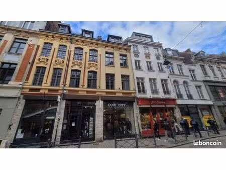 dans une rue réputée du vieux lille  t2 libre à partir du 2 septembre.e