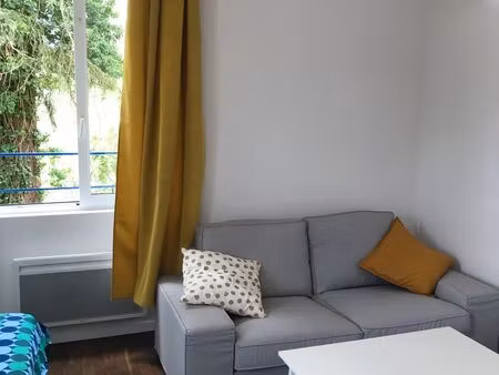 studio meublé & equipé  parking privé  fibre