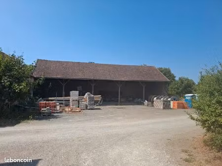 hangar entrepôt 245 m2 ouvert pour stockage materiel   gardiennage   artisans