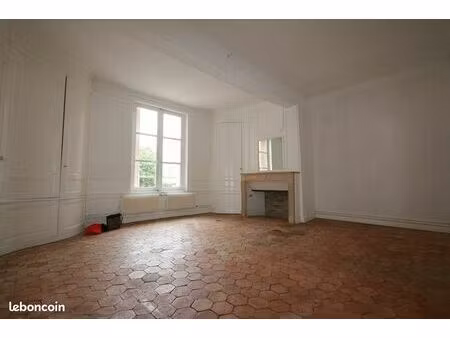 f2 centre ville de chartres 740