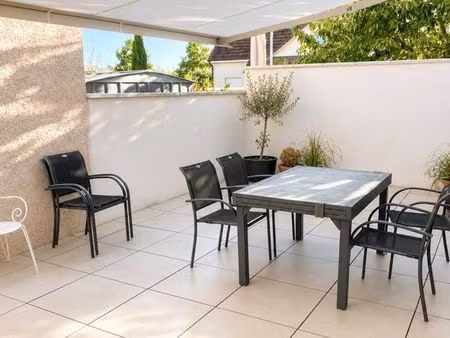 maison t3 en rez de jardin avec terrasse et garage