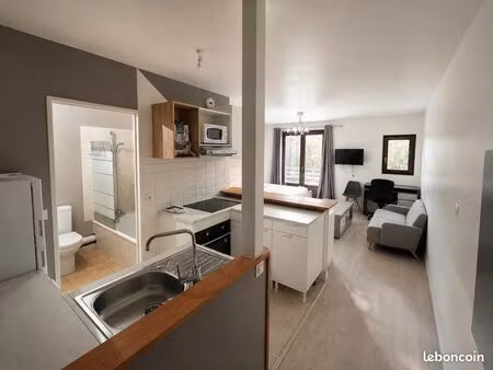 studio 30m2 - centre ville - balcon