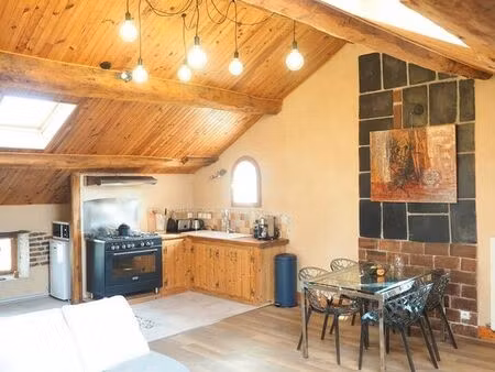 appartement t3 mansardé de caractère  99m²