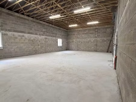 à louer entrepôt/atelier