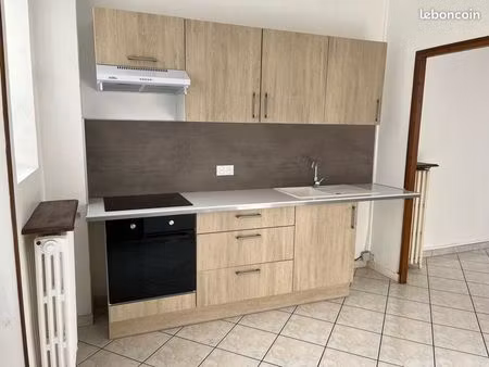 maison de ville rénovée – 3 chambres –