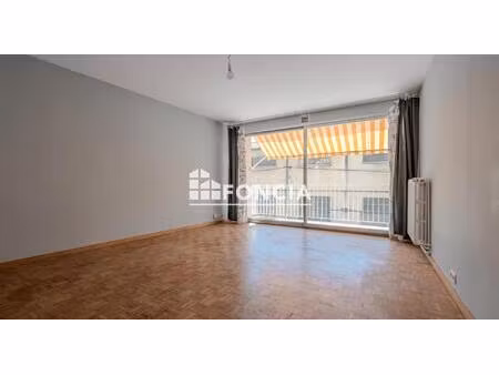 avignon - proche remparts : t3 spacieux de 72m² avec cave et balcon