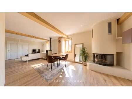 appartement t4 rénové avec terrasse  balcon  2 places de parki