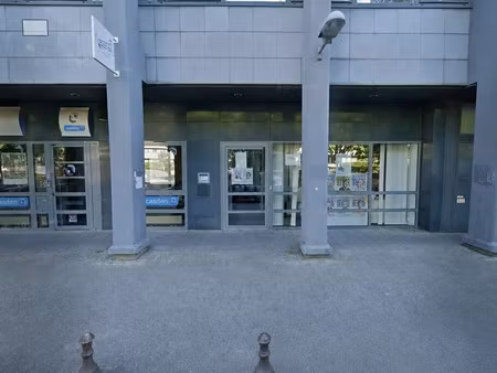 location commerce 97 m² à tours (37000)