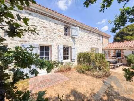 vente maison à aizenay (85190) : à vendre / 152m² aizenay