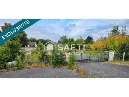 terrain constructible viabilisé de 1 868 m²