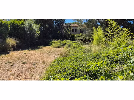 parcelle de 576m² constructible et viabilisée