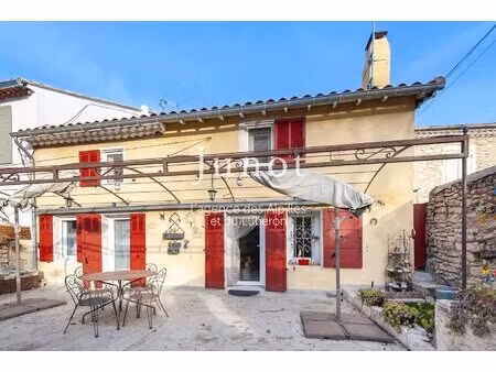 exclusivité - st-rémy-de-provence - maison de village proche centre