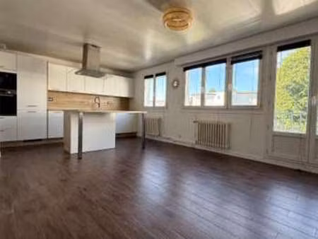 location appartement 3 pièces à lorient (56100) : à louer 3 pièces / 62m² lorient