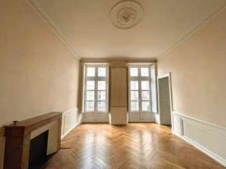 location appartement 2 pièces à nantes centre ville (44000) : à louer 2 pièces / 57m² nant