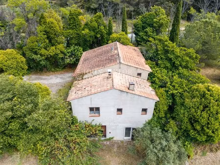 propriété à rénover avec parc d’oliviers et piscine  aux portes du luberon