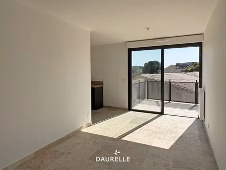 location appartement 2 pièces 40 m² à saint-rémy-de-provence (13210)  980 €
