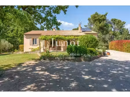 goult - proche village - maison de plain-pied - piscine - garage indépendant - vue...