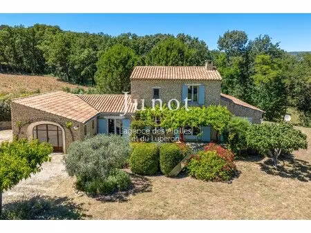 proche goult- maison au calme avec vue
