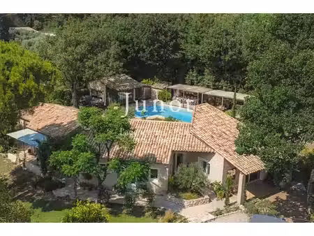 robion - proche village - maison de plain-pied - piscine - studio indépendant - vue...