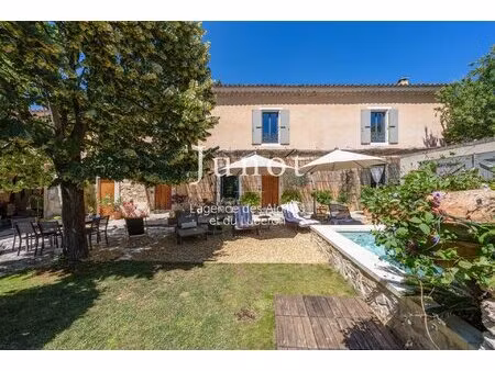 oppède - maison de village avec jardin et bassin