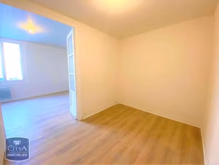 appartement à louer 1 pièce 30.24 m² - coutras (33) - 595€
