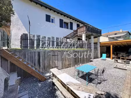 maison renovee avec terrasses et parking  formigueres