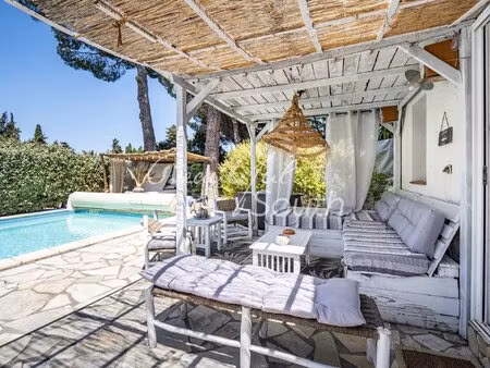 maison de caractere  4 faces  avec jardin arbore et piscine  perpignan est