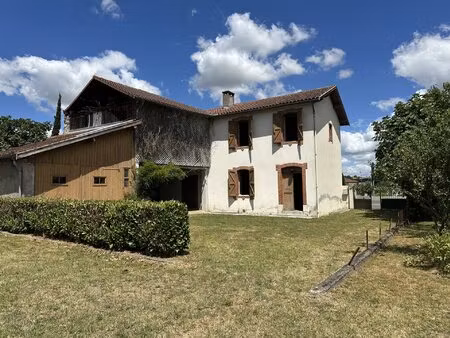 maison de ville a redécorer avec jardin clos et garage