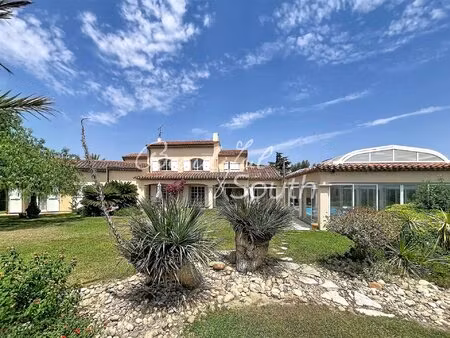 elegante propriete familiale avec parc et piscine  st-feliu-d'avall