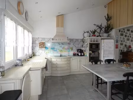 maison de plain pied- 4 chambres - piscine - atelier et garage ouvert
