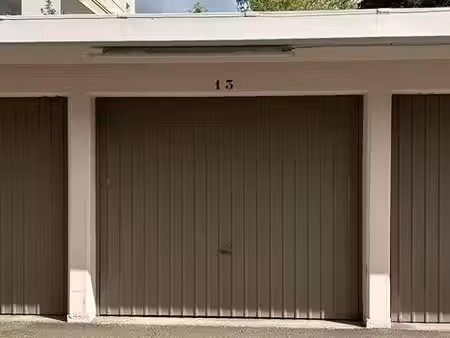 location parking tassin la demi lune 69160