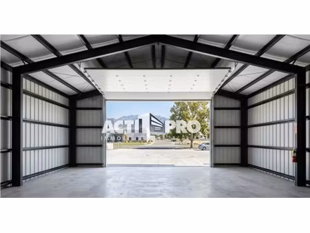 location local commercial 176m2 le boulou 66160 - 750 € - surface privée