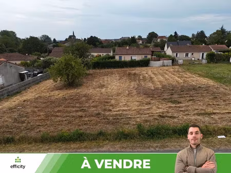 vente terrain 877 m² à sossais (86230)  18 000 €