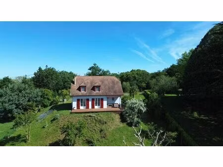 maison néo-béarnaise avec jardin et vue époustouflante sur les pyrénées