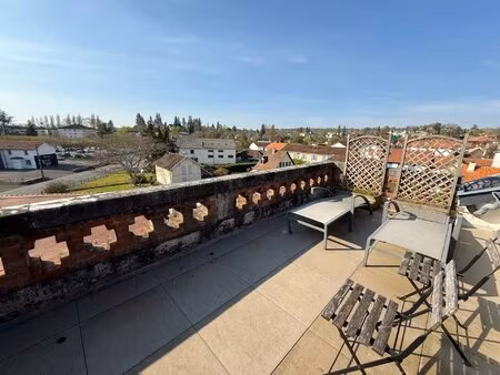 charmant "pied à terre" avec deux terrasses au centre ville