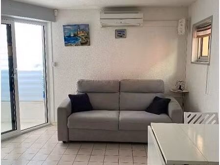 t2 bis - 100 m de la plage et cv - cour intérieure