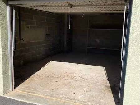 garage - proche carreyrou - dans residence fermee
