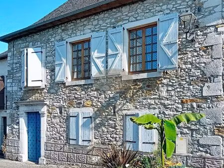maison  grange  vue pyrénées