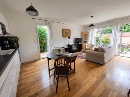 maison moderne à mèze 4 pièce(s) 81 m2  terrasse  jardin et garage