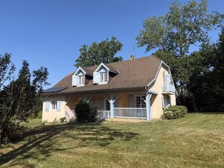 charmante maison avec 5 chambres à salies-de-béarn