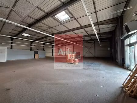 location local commercial 753m² auxerre 89000