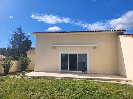 location villa 4 pièces 120 m² à aubagne (13400)  2 500 €