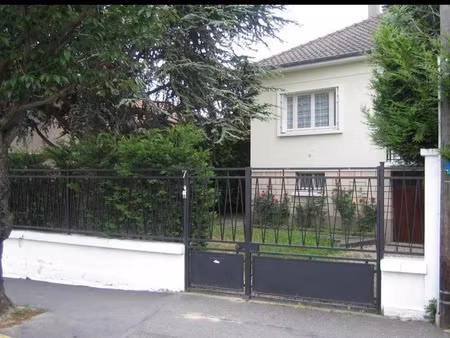 location meublée maison 5 pièces 97 m² à antony (92160)  2 000 €
