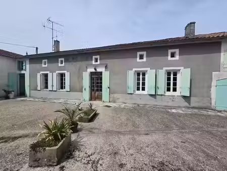vente maison 3 pièces 95 m² saint-ciers-champagne (17520)