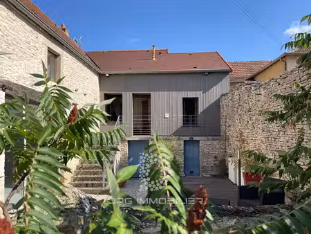 maison de caractère avec suite parentale et dépendances entre cluny et salornay-sur-guye