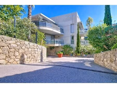 t3 avec grande terrasse de 60 m² à cannes  limite le cannet