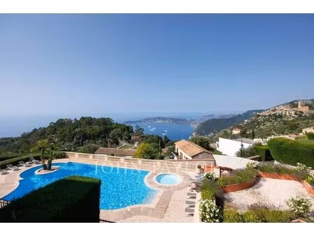 appartement dans domaine recherché à la vue époustouflante