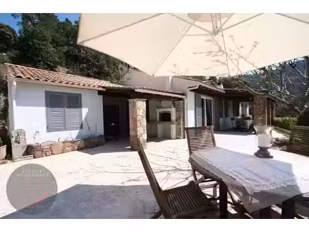 superbe vue pour cette jolie villa renovee!