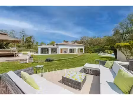 opio- villa spacieuse et au calme à deux pas de valbonne